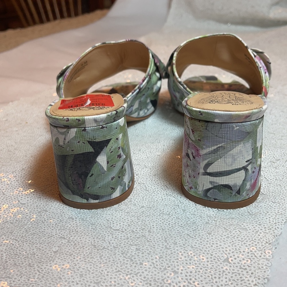 New Vince Camuto Sharrey Slides Size 8m - image 6
